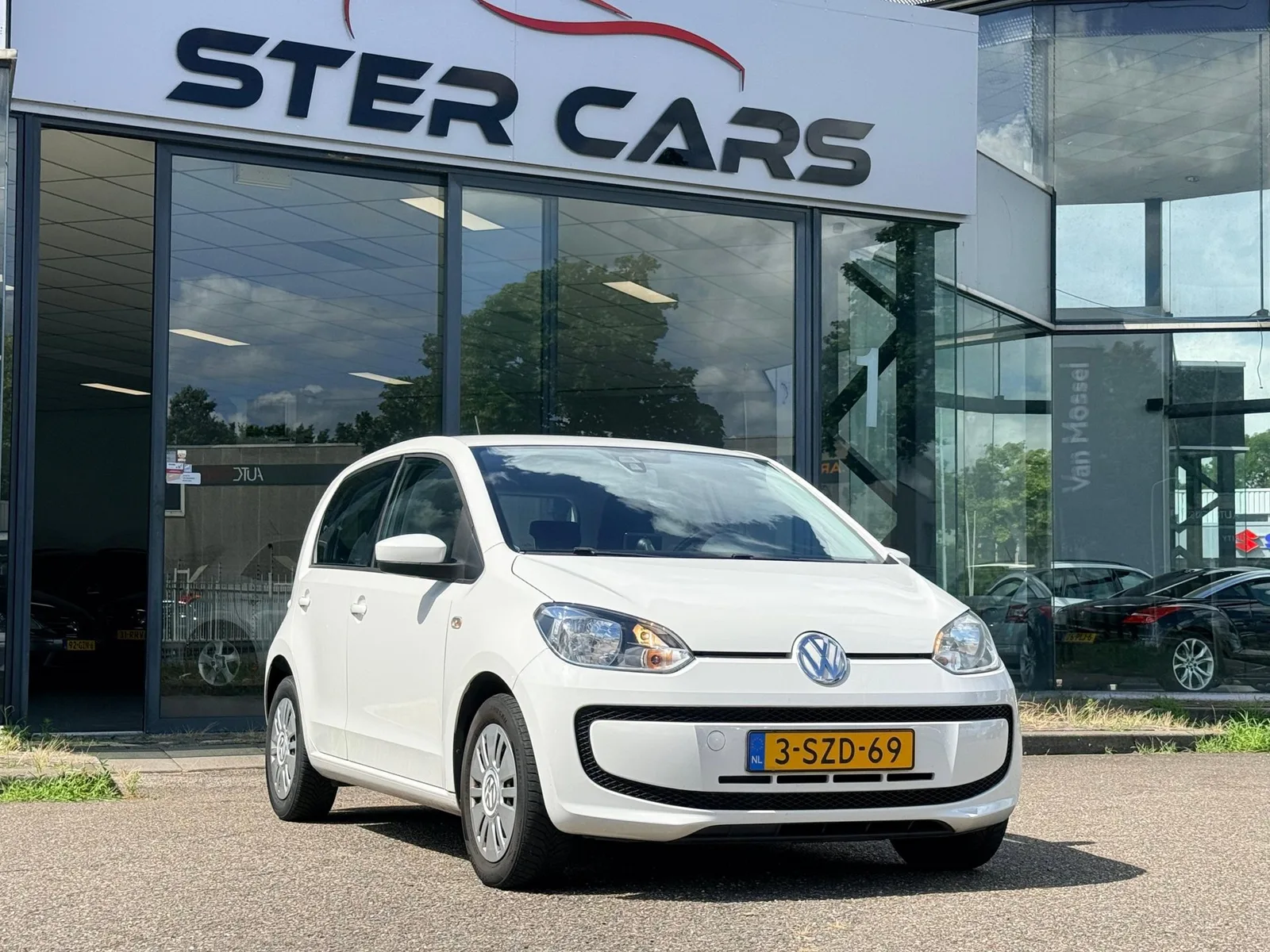 Volkswagen Up! (2014) — foto 1