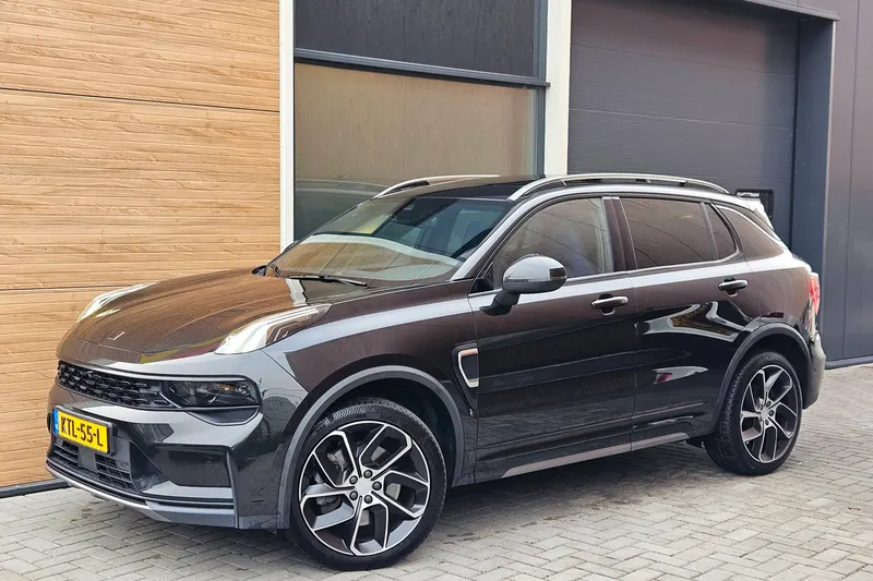 Lynk & Co 01 (2023)