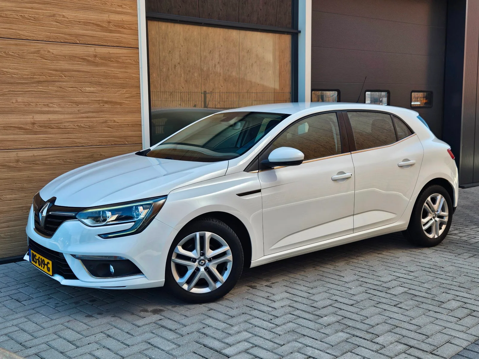 Renault Mégane (2017) — foto 1