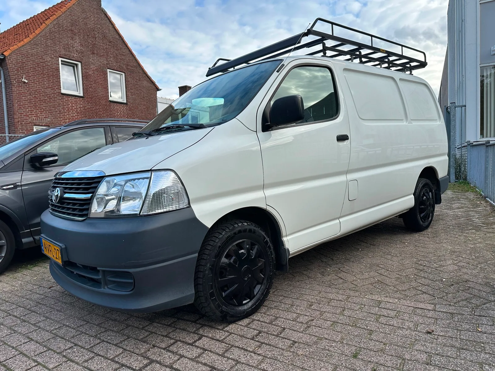 Toyota HiAce (2009) — foto 1
