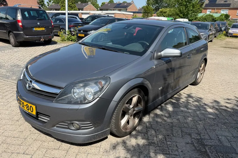 Opel Astra GTC (2006)