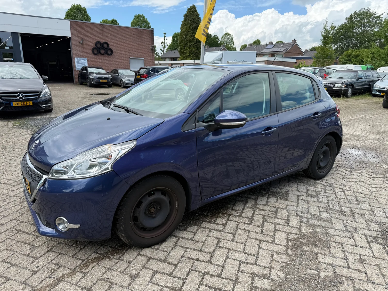 Peugeot 208 (2012) — foto 1