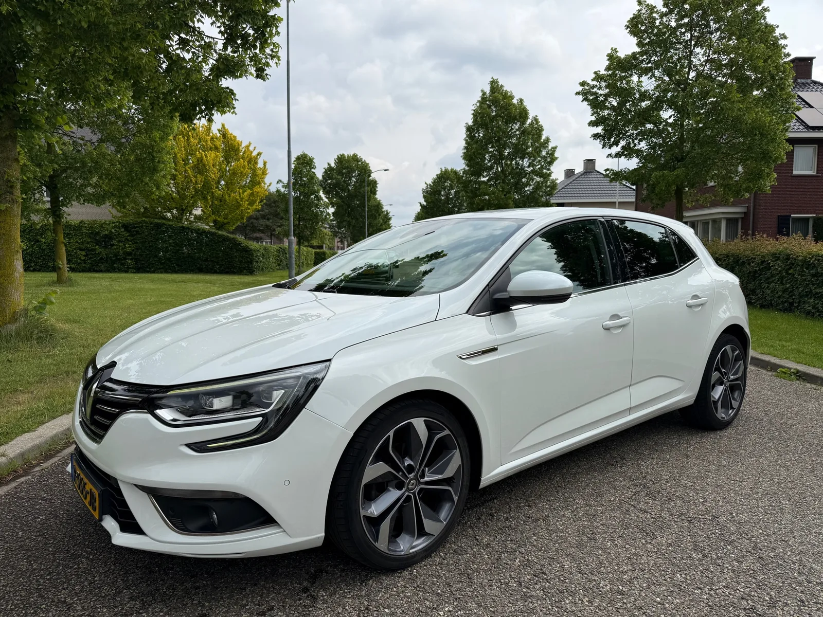 Renault Mégane (2018) — foto 1