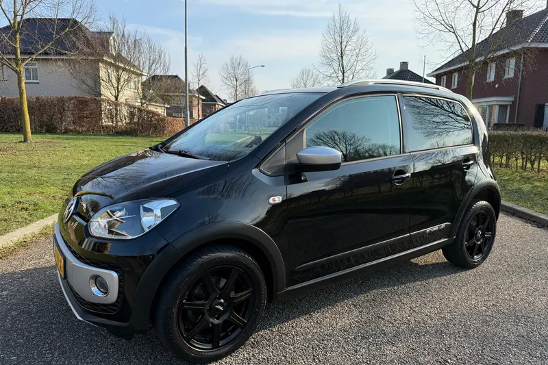 Volkswagen Up! (2015)