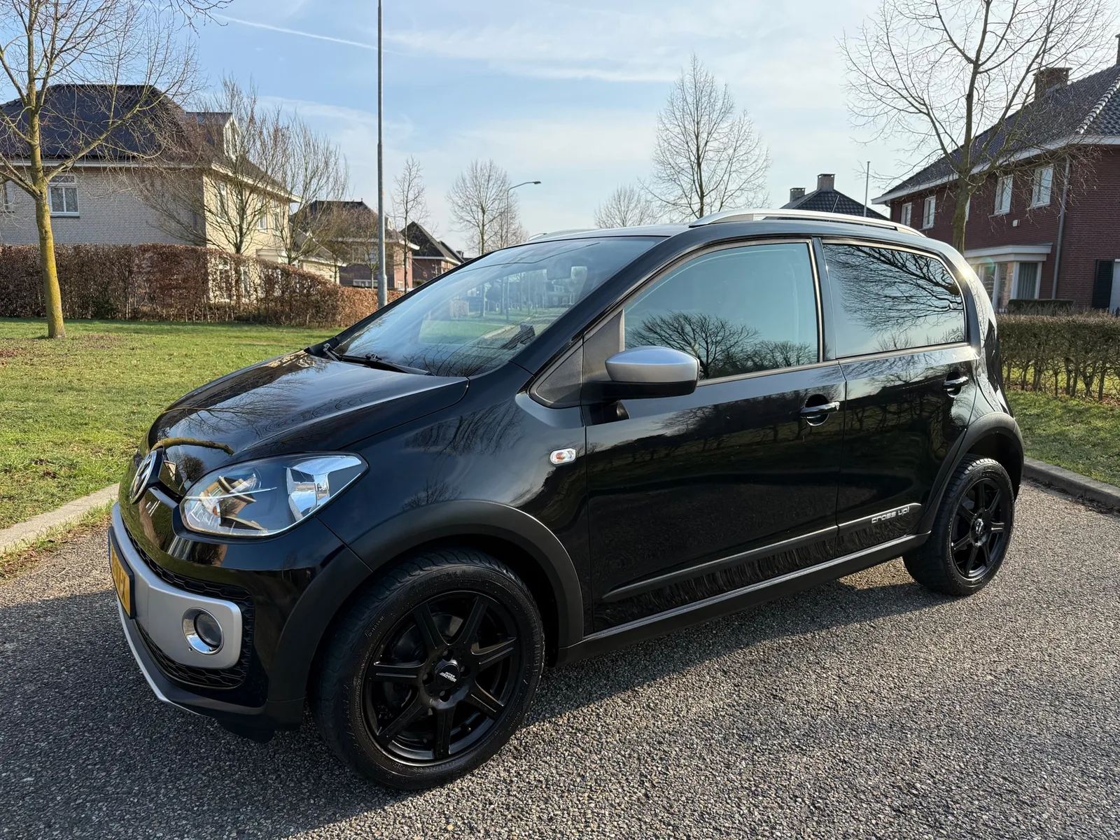 Volkswagen Up! (2015) — foto 1