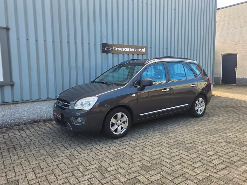 Kia Carens (2007) — foto 1