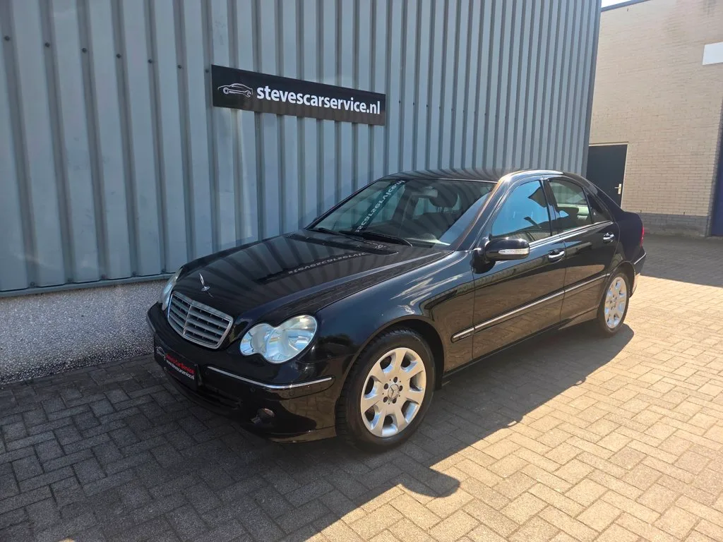 Mercedes-Benz C-Klasse (2006) — foto 1