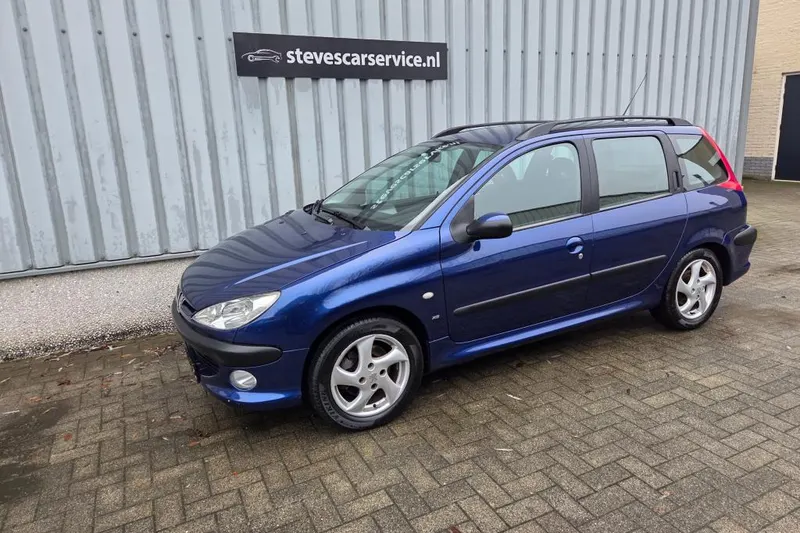 Peugeot 206 (2003)