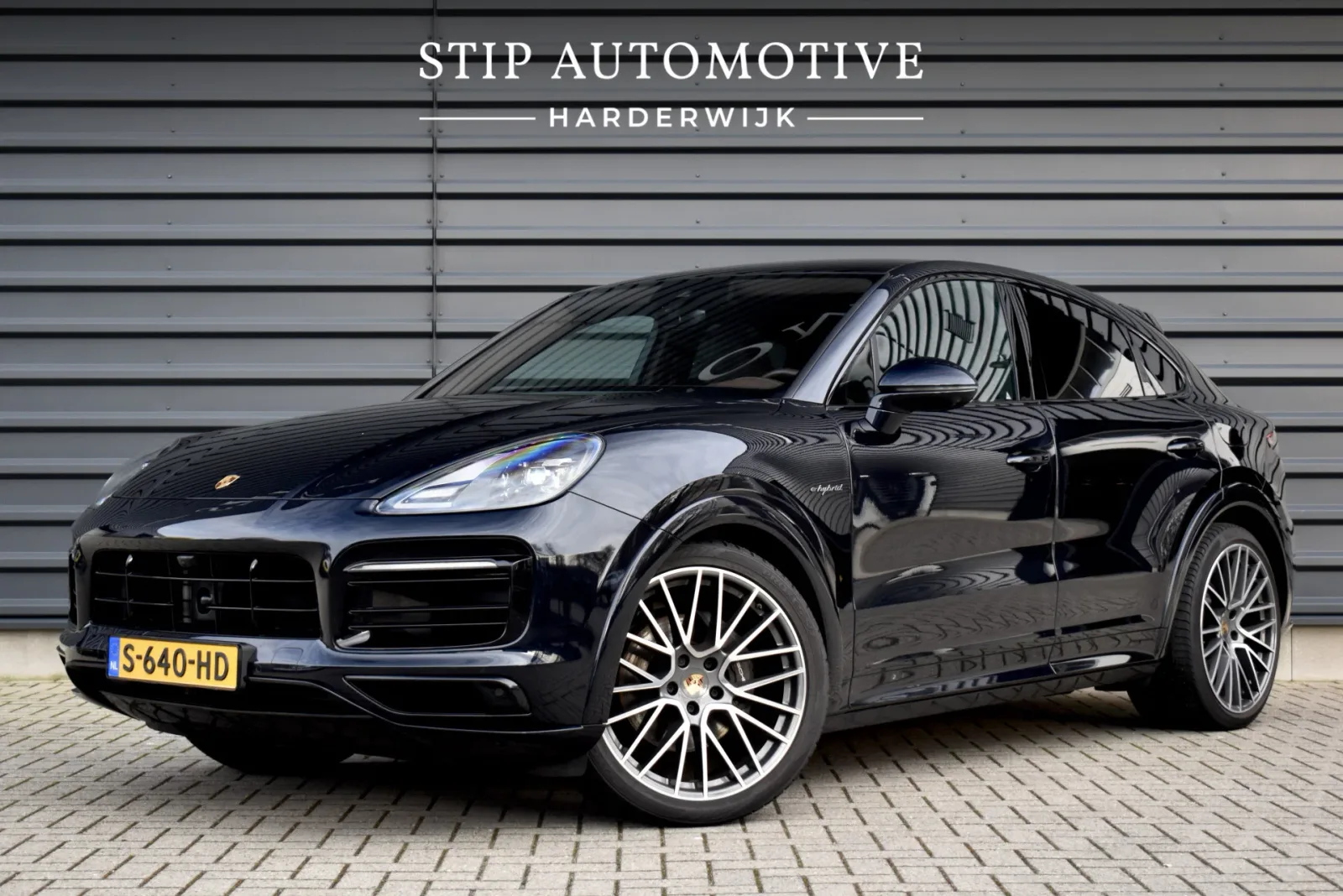 Porsche Cayenne (2023) — foto 1