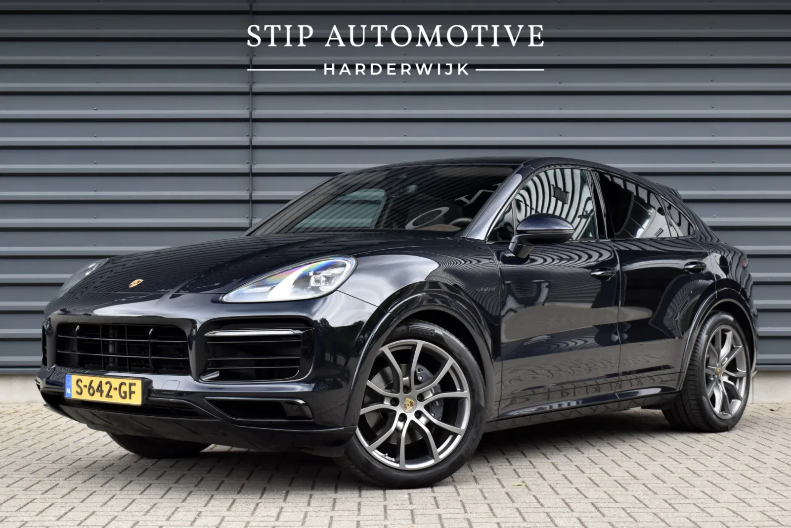 Porsche Cayenne (2023) — foto 1