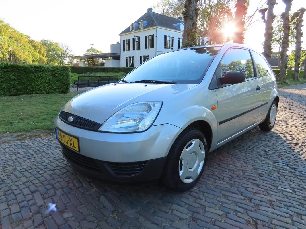 Ford Fiesta (2004) — foto 1