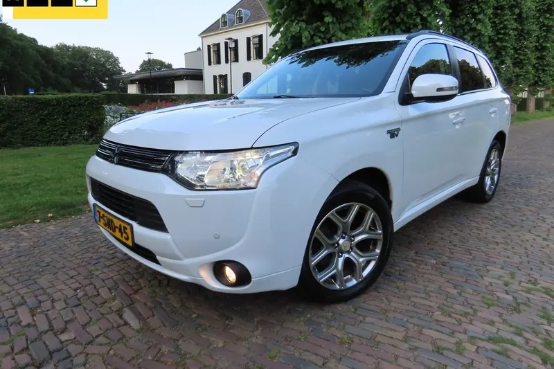 Mitsubishi Outlander (2013)