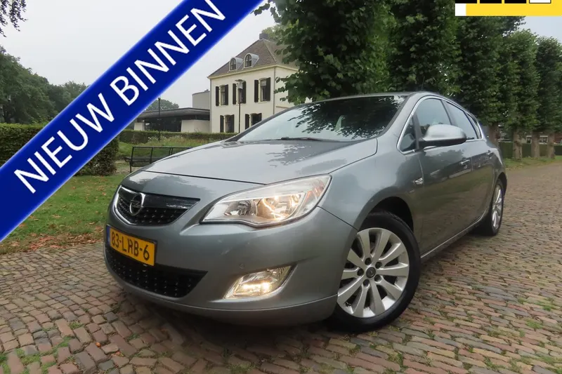 Opel Astra (2010)