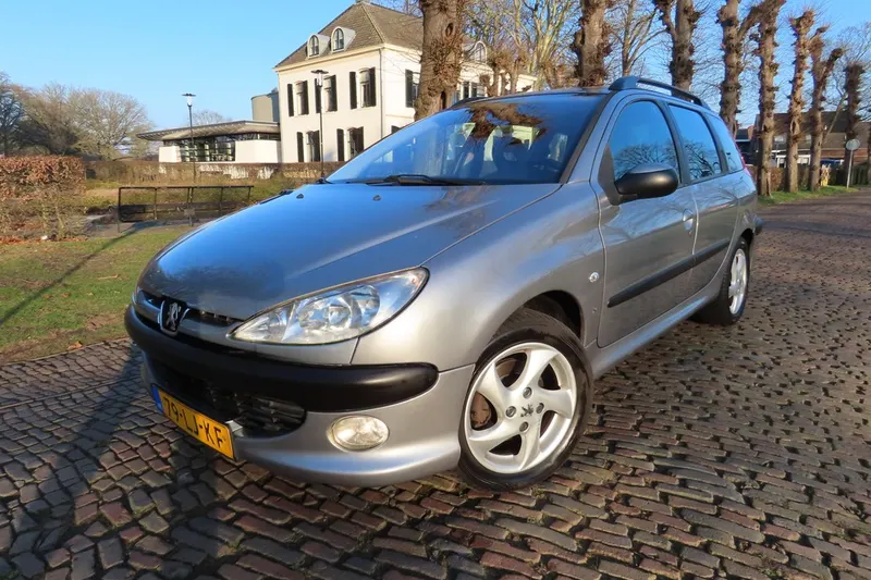 Peugeot 206 (2027)