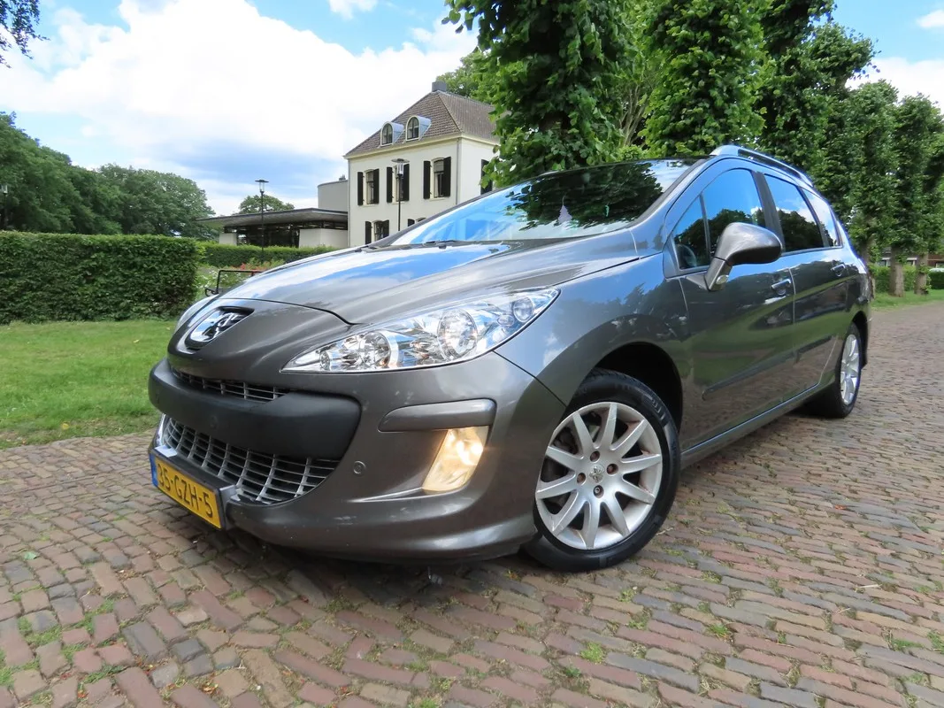Peugeot 308 (2008) — foto 1