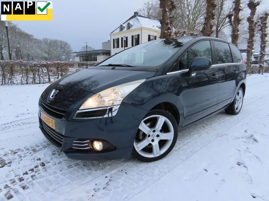 Peugeot 5008 (2012) — foto 1