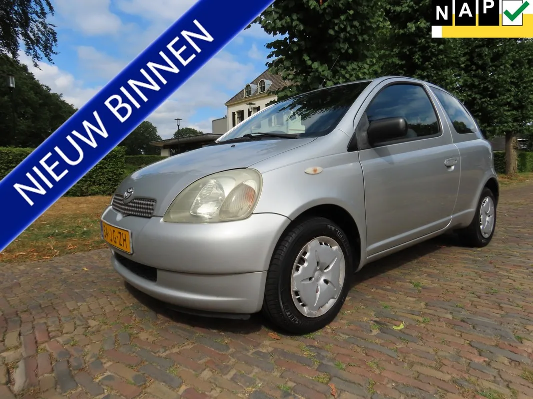 Toyota Yaris (2002) — foto 1