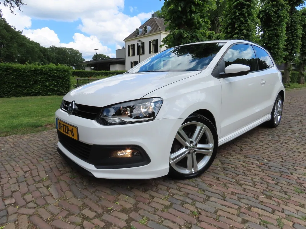 Volkswagen Polo (2012) — foto 1
