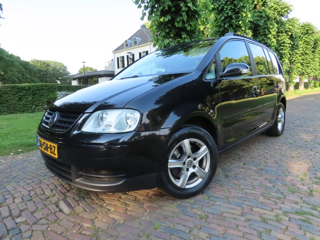 Volkswagen Touran (2006) — foto 1