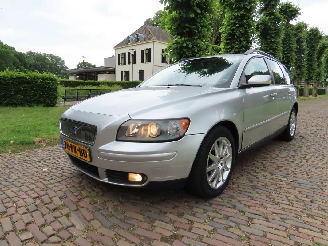 Volvo V50 (2027) — foto 1