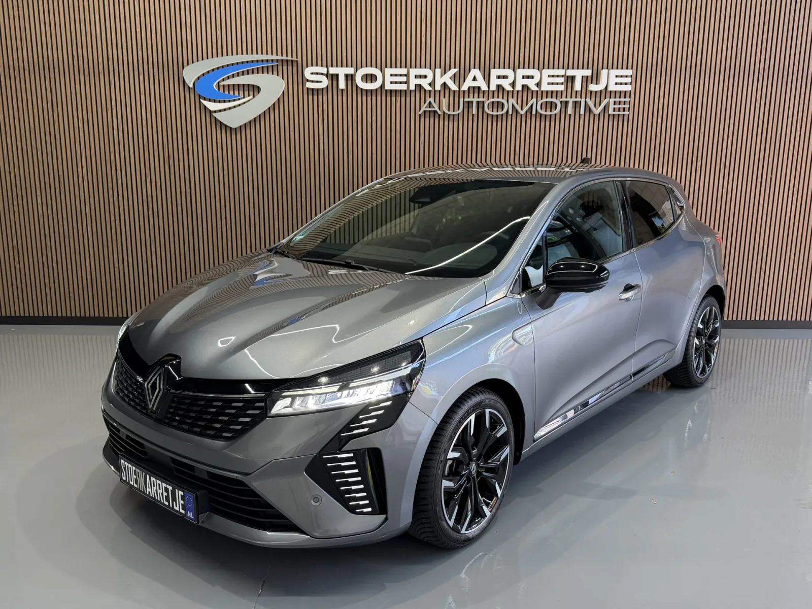 Renault Clio (2024) — foto 1