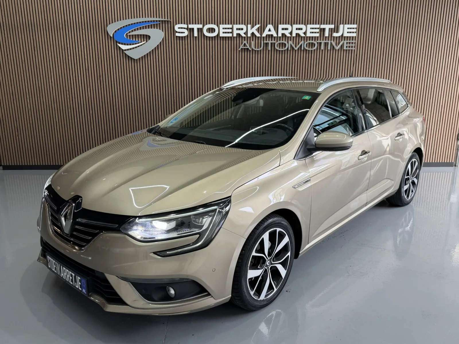 Renault Mégane (2018) — foto 1