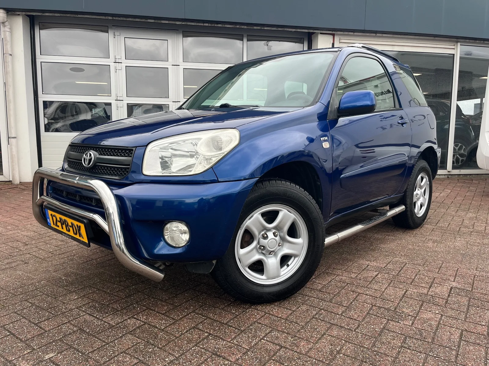 Toyota RAV4 (2004) — foto 1