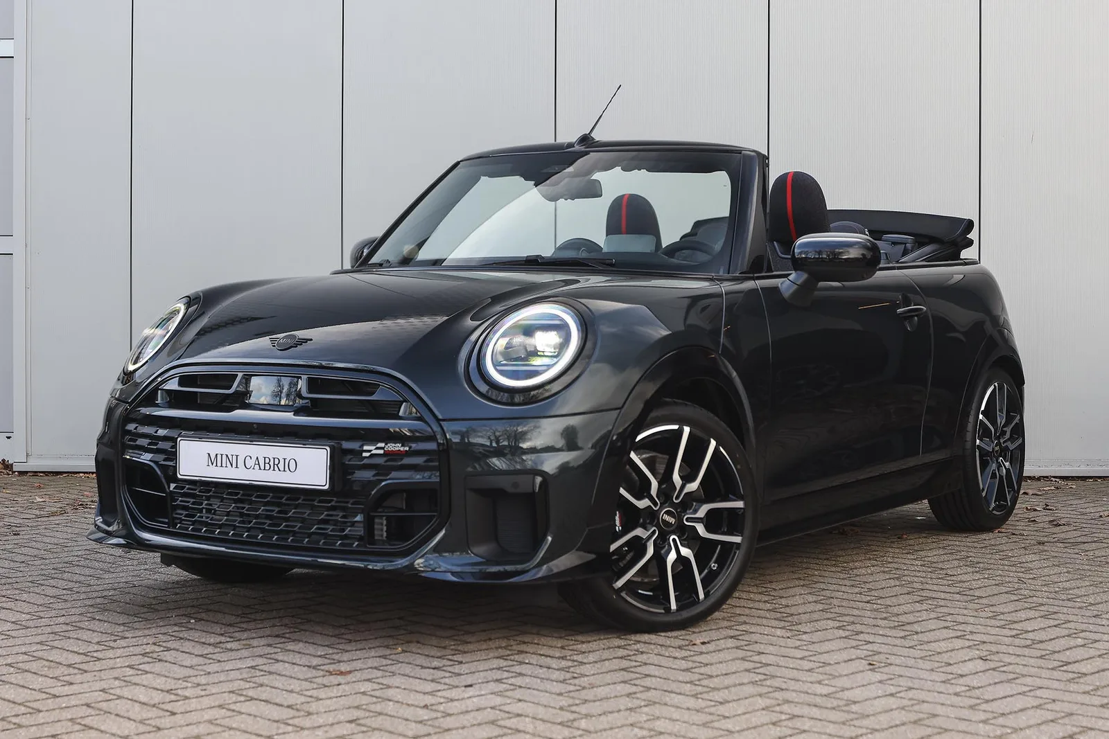 MINI Cabrio (2026) — foto 1