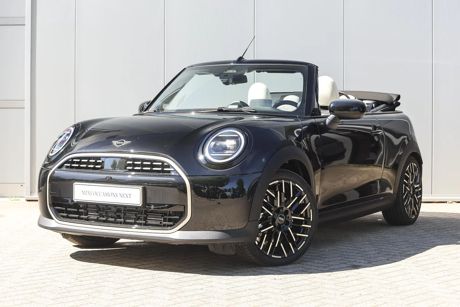 MINI Cabrio (2026) — foto 1