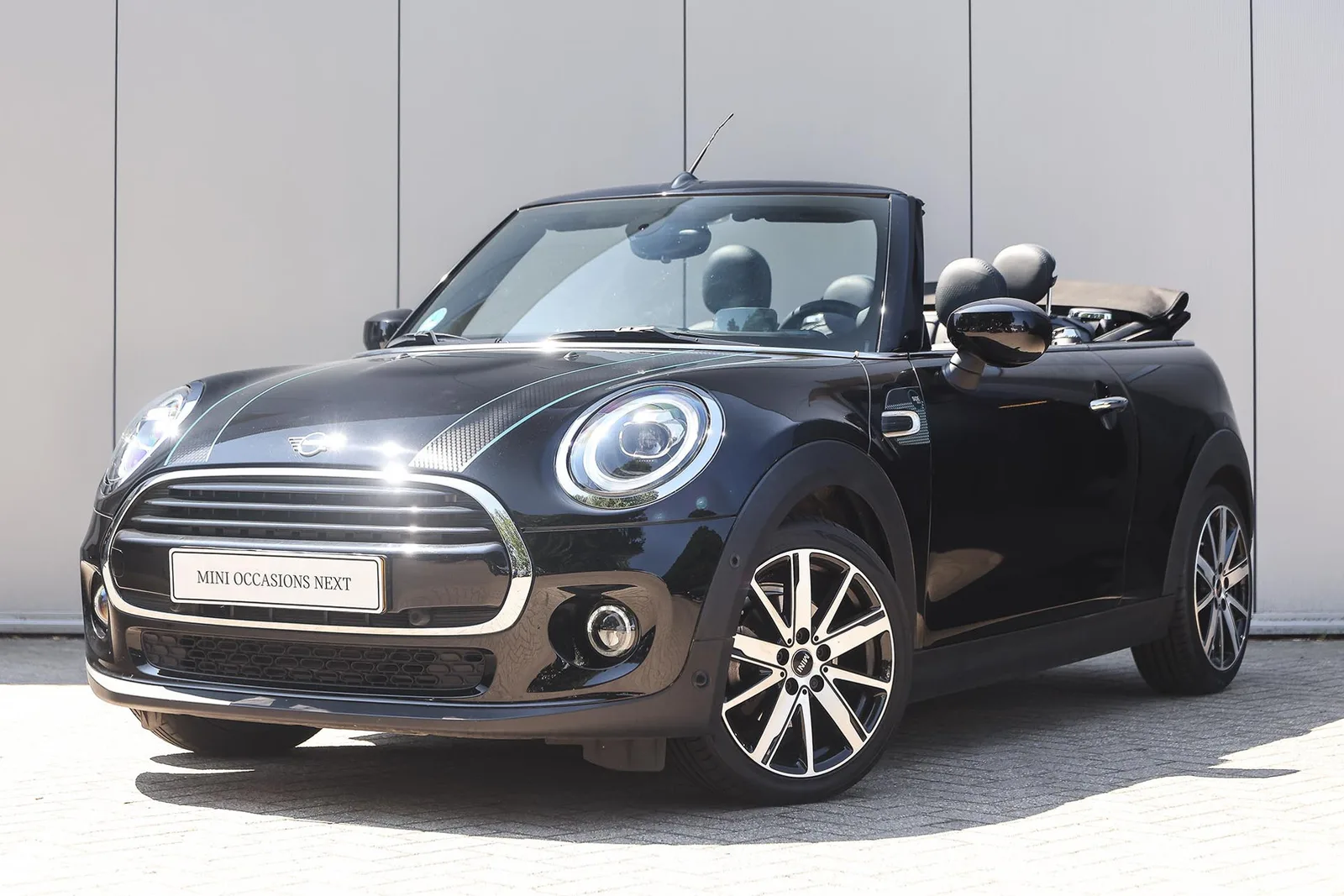 MINI Cabrio (2021) — foto 1