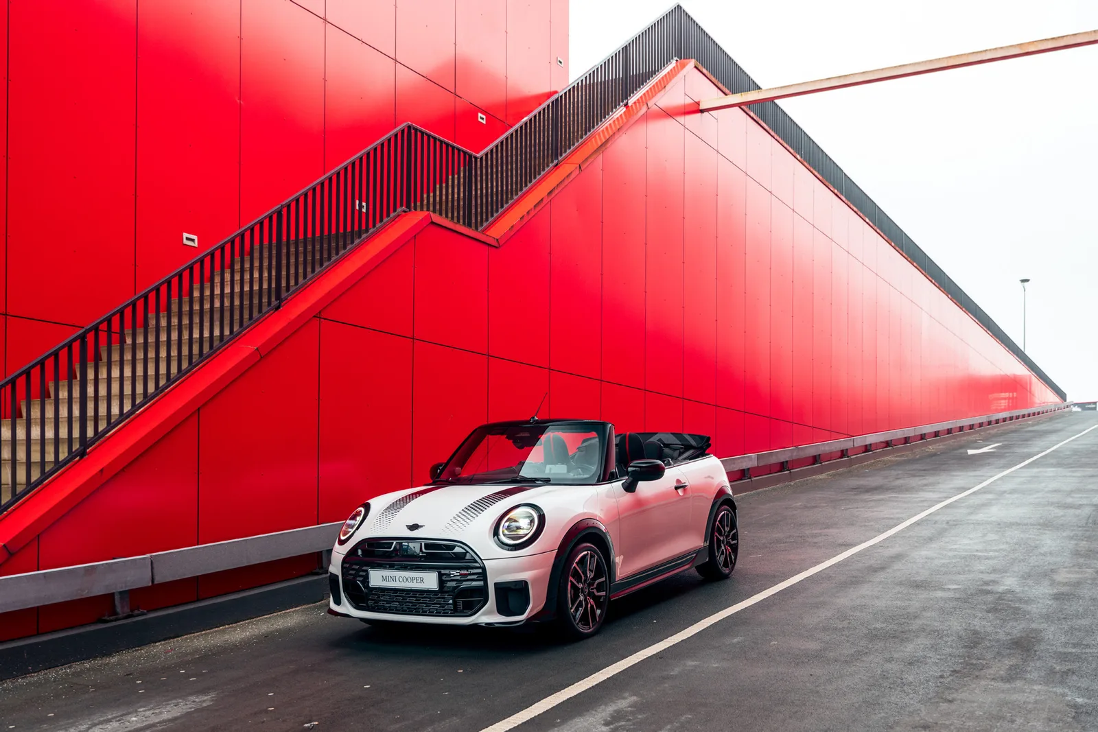 MINI Cabrio (2026) — foto 1