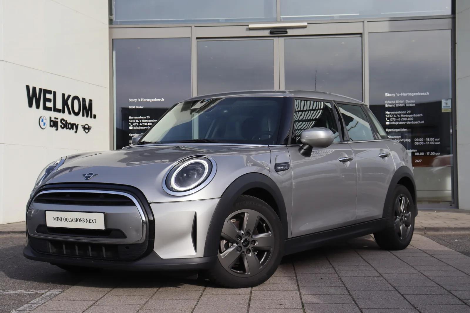 MINI Hatchback (2023) — foto 1