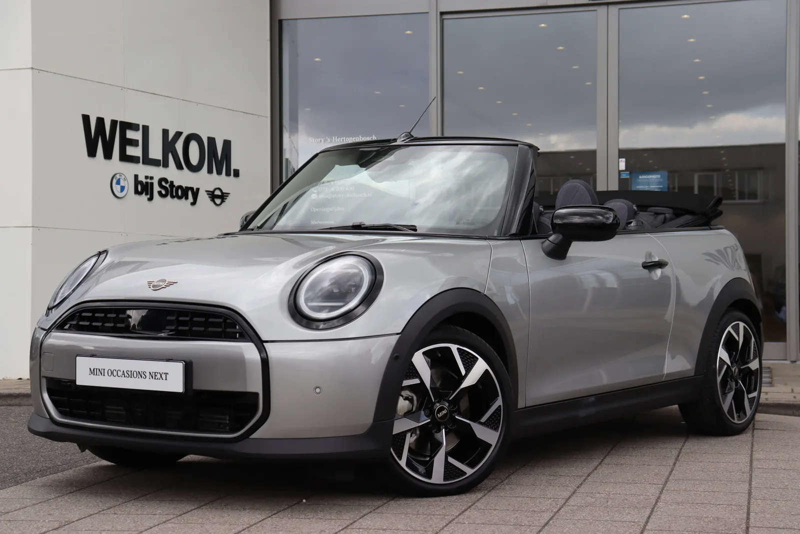 MINI Cabrio (2025) — foto 1