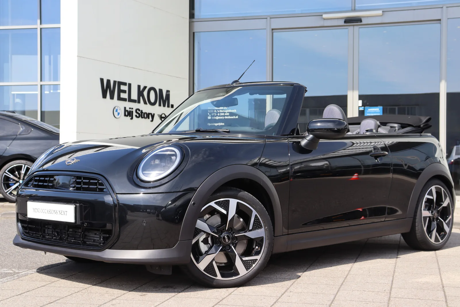 MINI Cabrio (2025) — foto 1