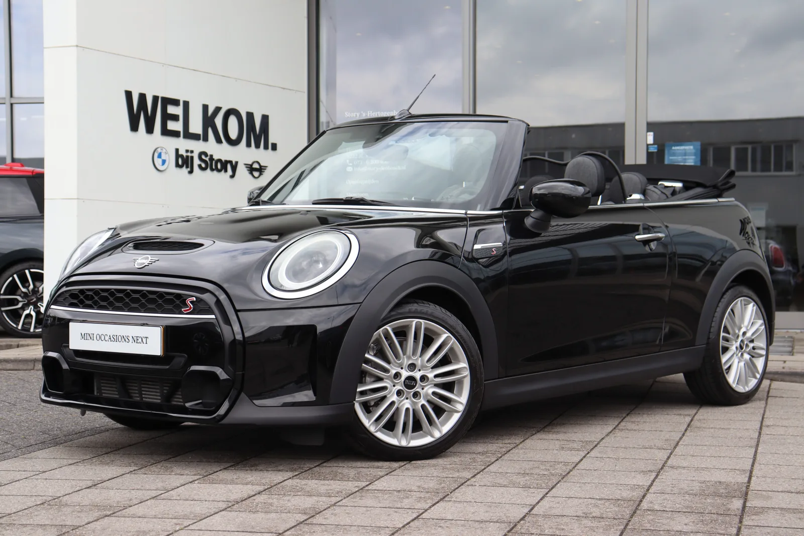 MINI Cabrio (2022) — foto 1