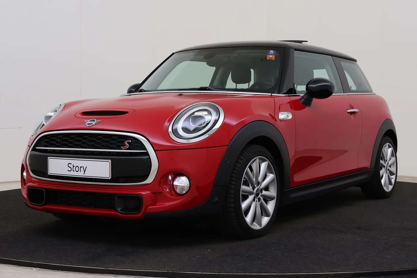 MINI Hatchback (2019) — foto 1