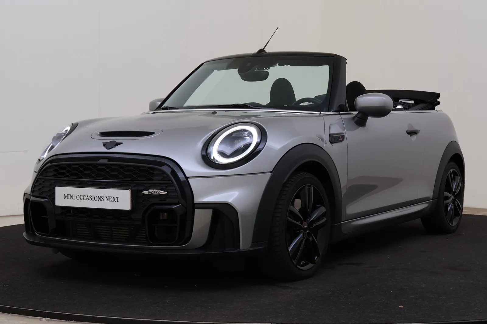 MINI Cabrio (2023) — foto 1