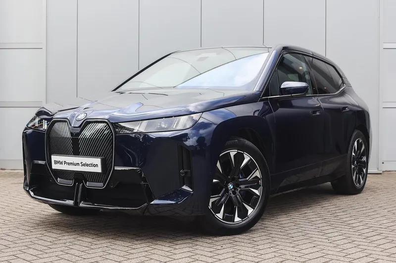 BMW iX (2025)