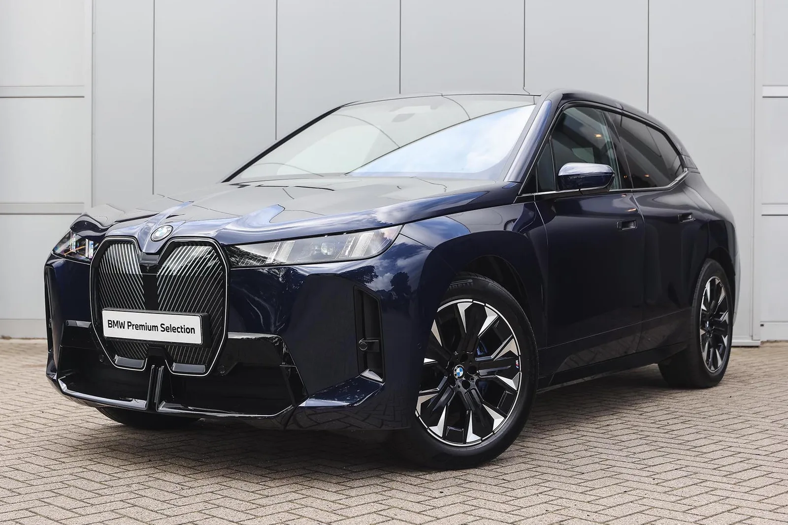 BMW iX (2025) — foto 1