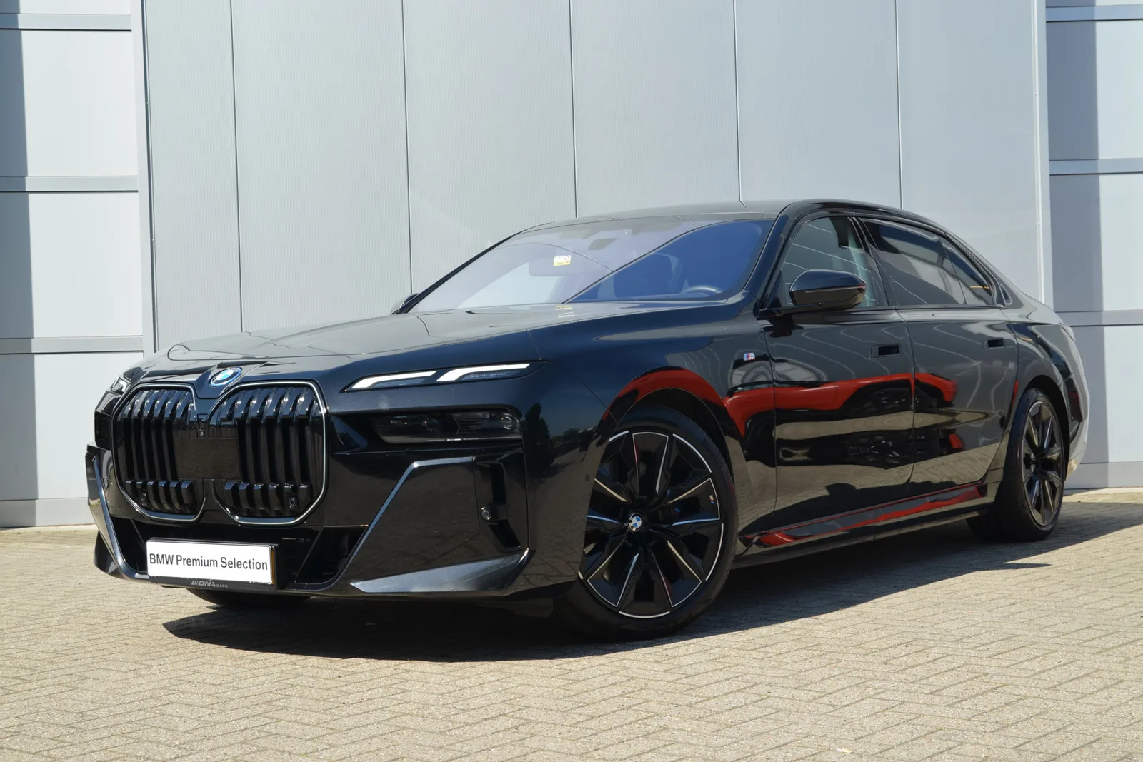 BMW i7 (2024) — foto 1