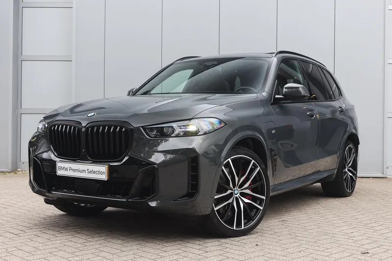 BMW X5 (2023)