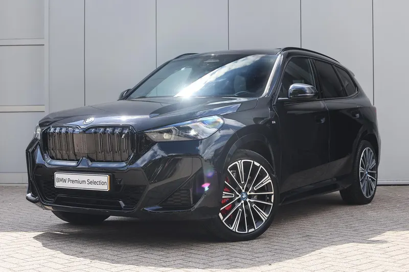 BMW iX1 (2023)