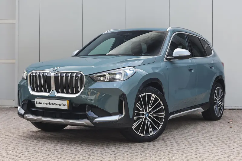 BMW iX1 (2024)