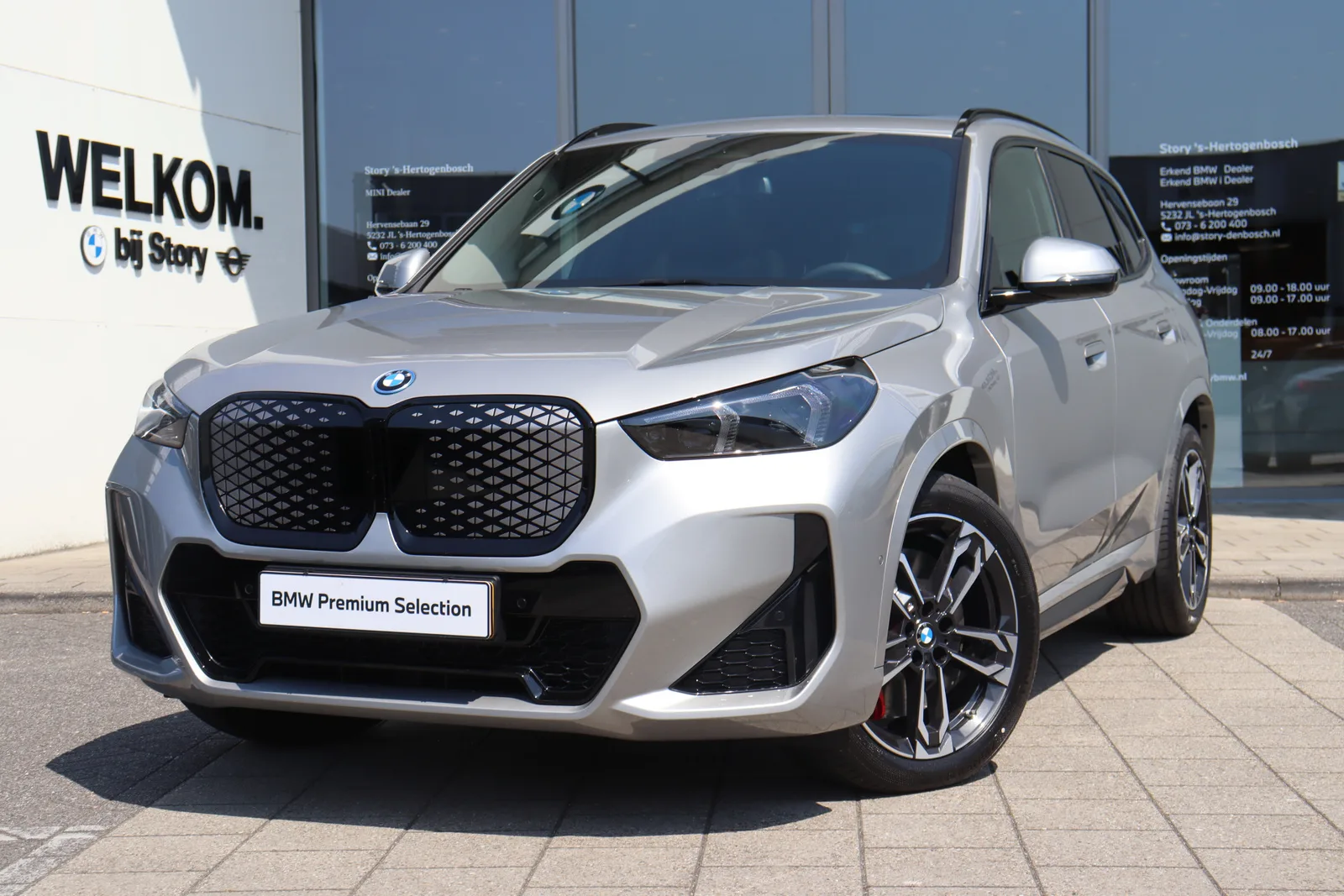 BMW iX1 (2026) — foto 1