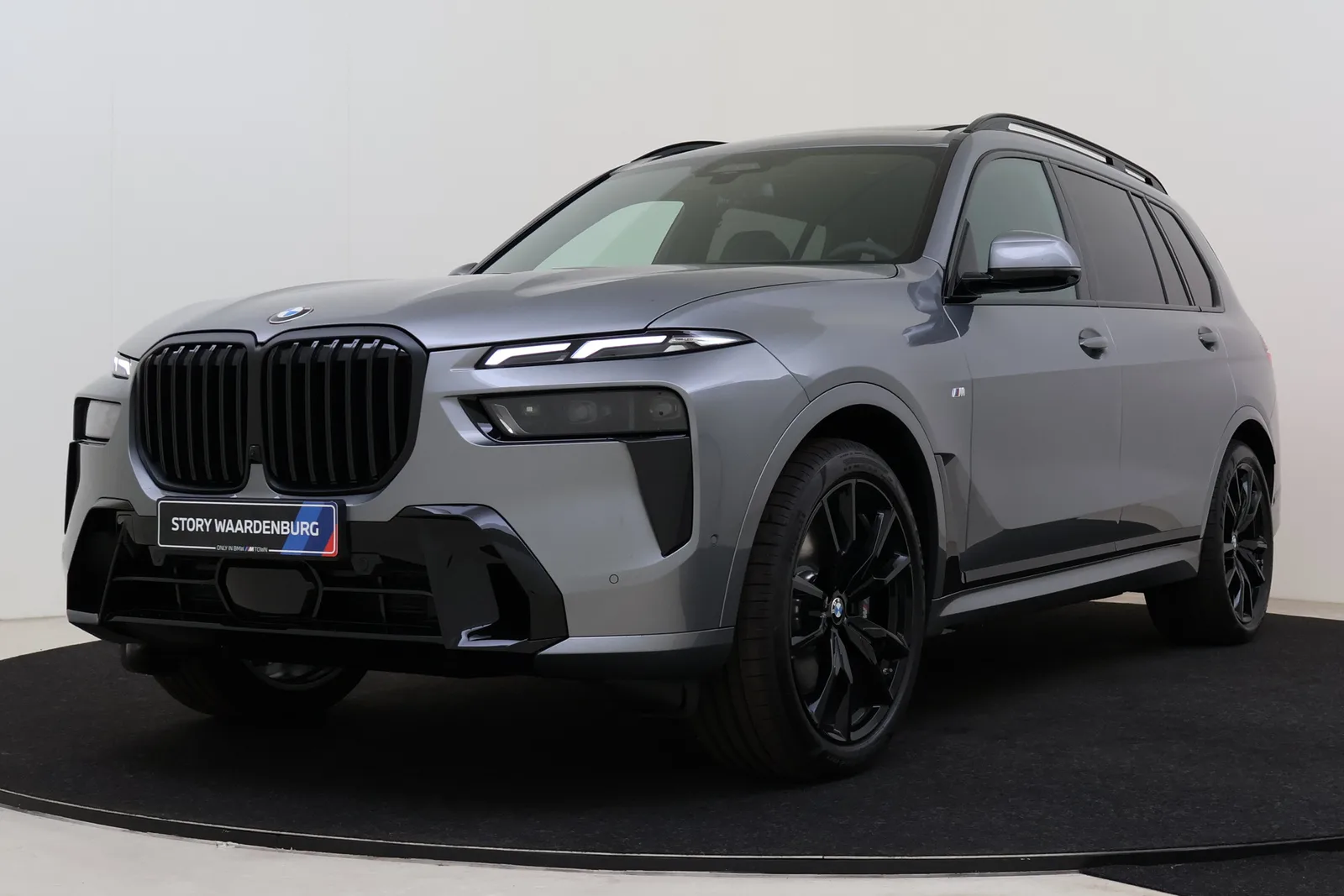 BMW X7 (2026) — foto 1