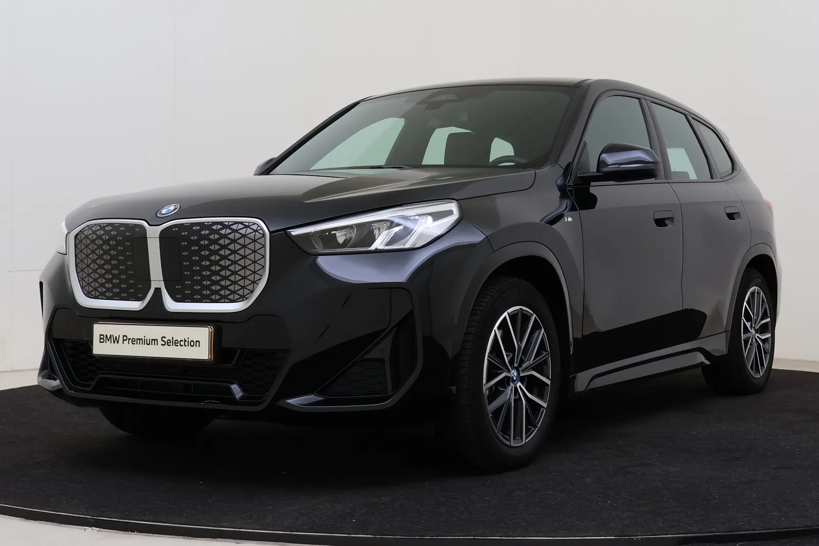 BMW iX1 (2025) — foto 1