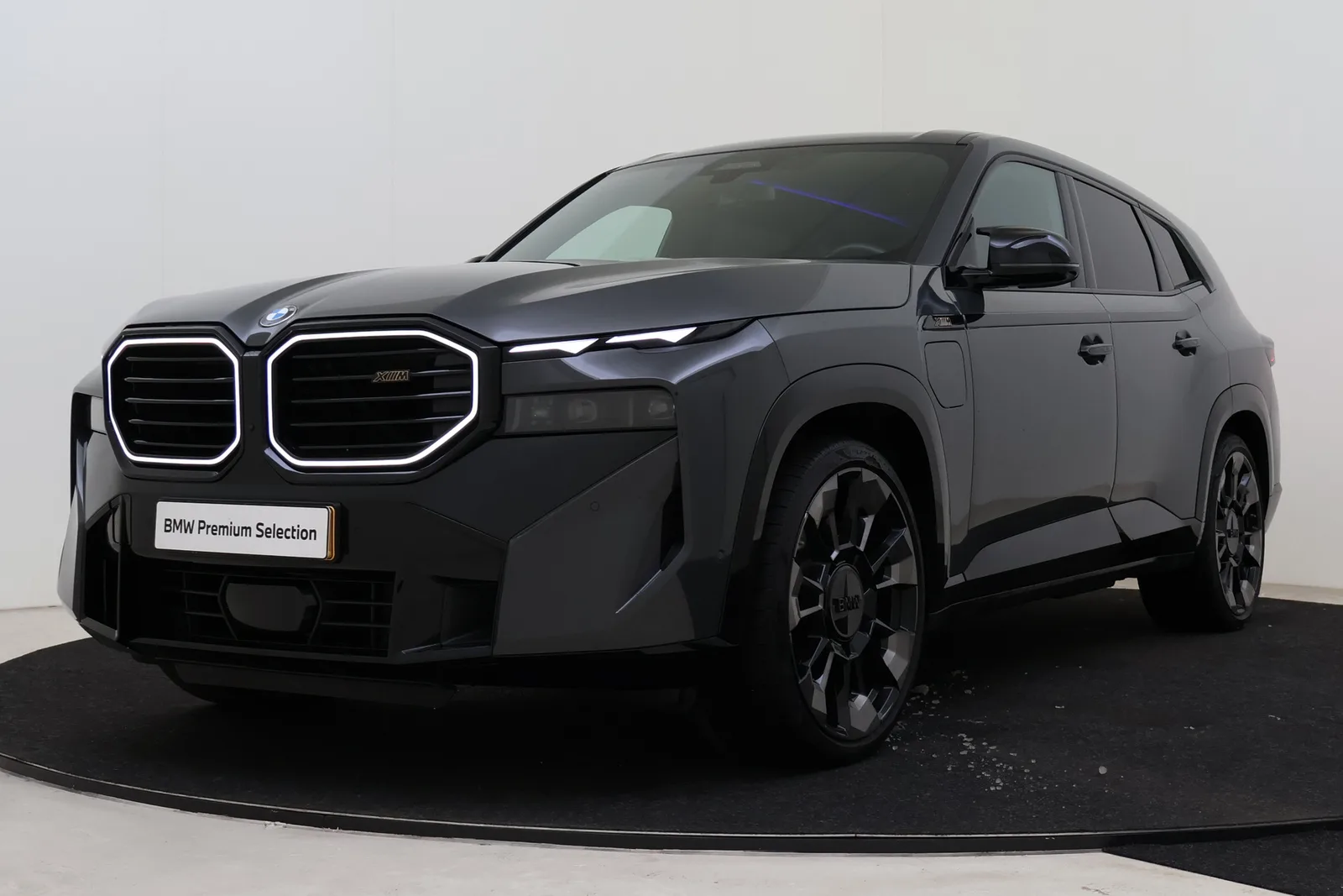 BMW XM (2023) — foto 1