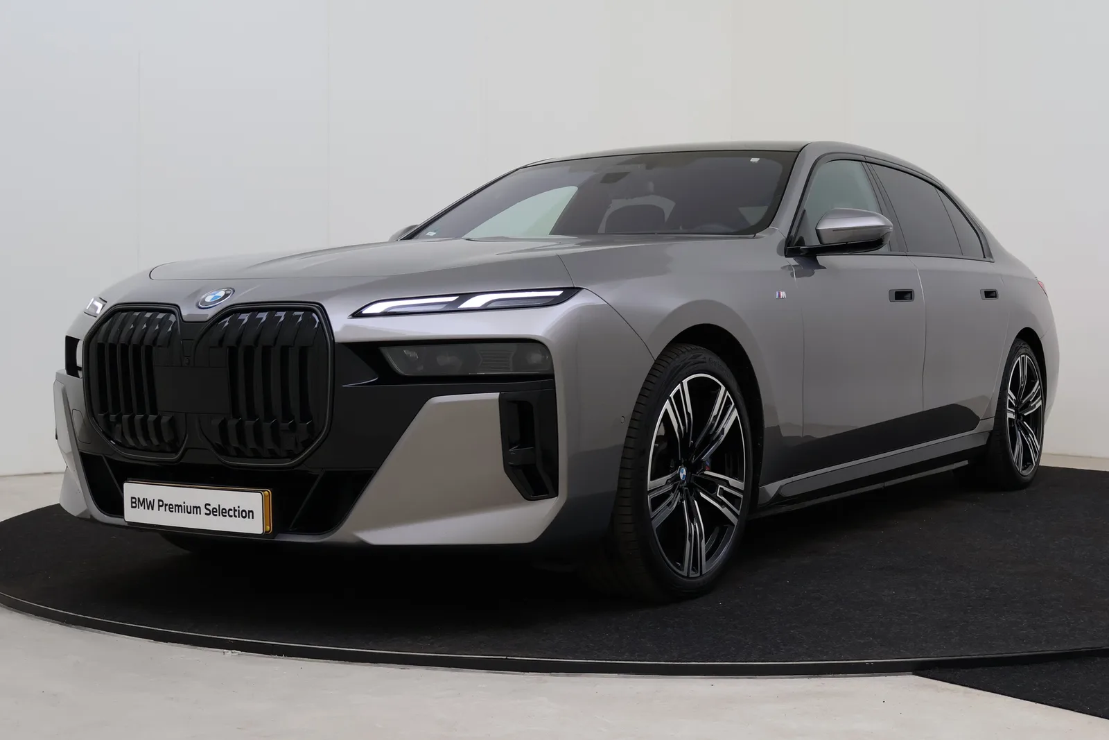 BMW i7 (2024) — foto 1