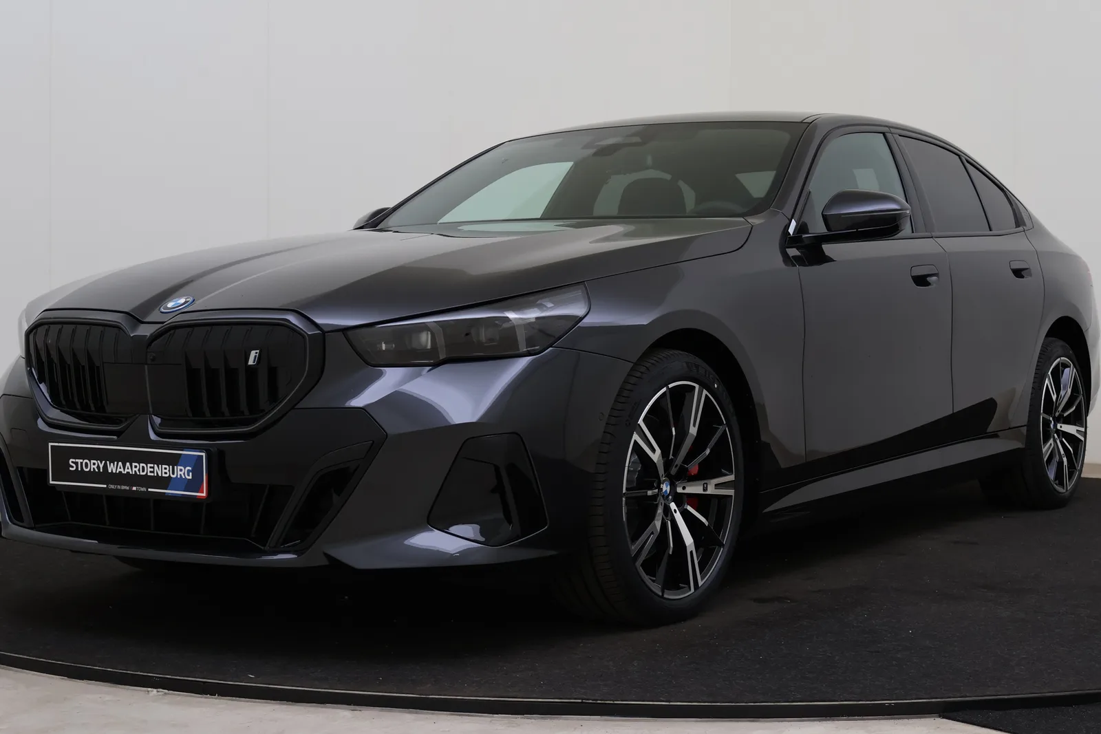 BMW i5 (2026) — foto 1