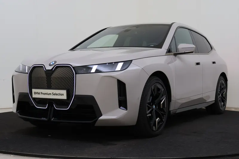 BMW iX (2025)